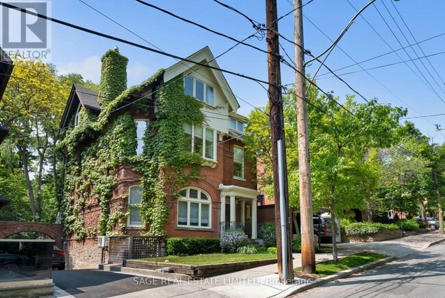 property at 104 Park Rd