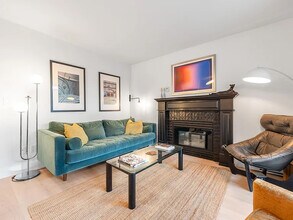 2133 Dundas St in Vancouver, BC - Building Photo - Building Photo