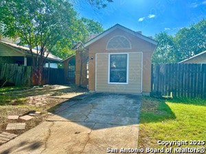 4130 Hunters Sun Dr in San Antonio, TX - Building Photo - Building Photo