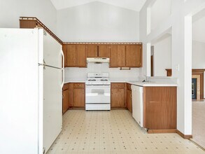 2208 Waynesburg St in Naperville, IL - Building Photo - Building Photo