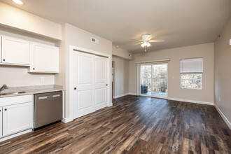 Creek View At Devils Glen in Bettendorf, IA - Building Photo - Interior Photo