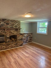 8319 Morris Rd in Bloomington, MN - Foto de edificio - Building Photo