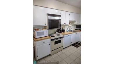 804 Cypress Blvd in Pompano Beach, FL - Building Photo - Building Photo