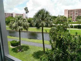 14527 Bonaire Blvd in Delray Beach, FL - Building Photo