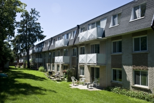 Hillcrest Apartments in Fergus, ON - Building Photo