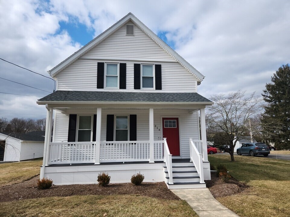 214 Pearl St-Unit -1 in Dighton, MA - Building Photo
