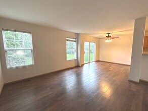 2341 Stoughton Cir in Aurora, IL - Building Photo - Building Photo