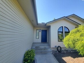 401 Shaw St in Richland, WA - Building Photo - Building Photo