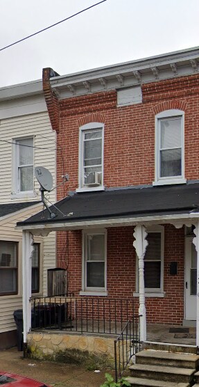 2410 Lamotte St in Wilmington, DE - Building Photo