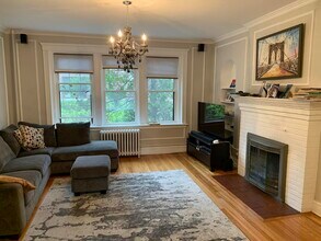 399 Washington St, Unit 4 in Brookline, MA - Building Photo - Building Photo