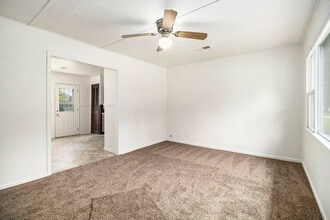 801 Shumway Ave in Portage, MI - Building Photo - Building Photo