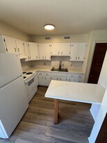 2014 W Woodriver Dr in Carbondale, IL - Building Photo