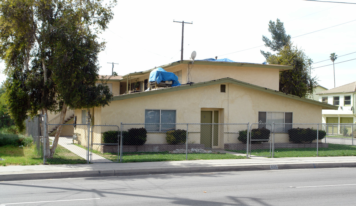 335 W 9th St in San Bernardino, CA - Building Photo