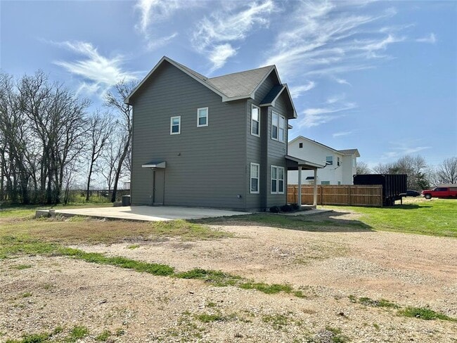 3805 US-290 in Paige, TX - Building Photo - Building Photo