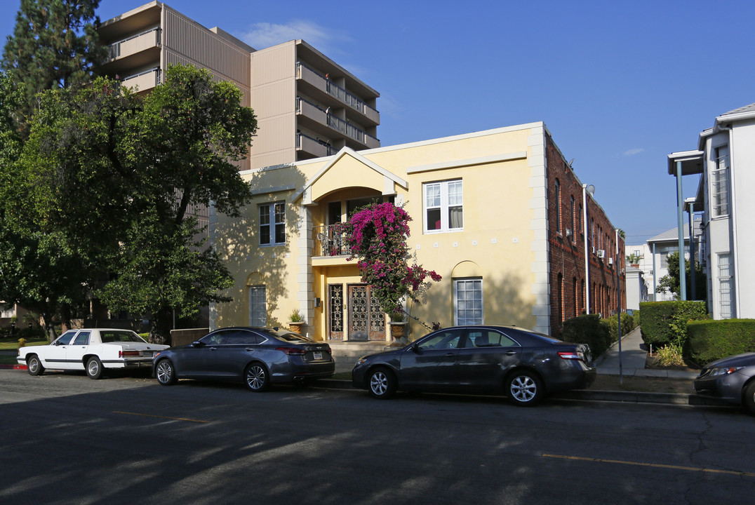 Isabel Apartments in Glendale, CA - Foto de edificio