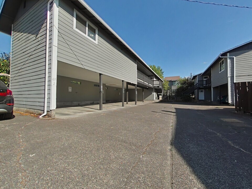1969 NW Grant Ave in Corvallis, OR - Building Photo