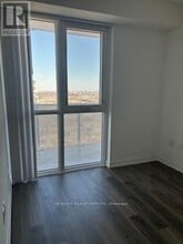 195 Commerce St in Vaughan, ON - Building Photo - Building Photo