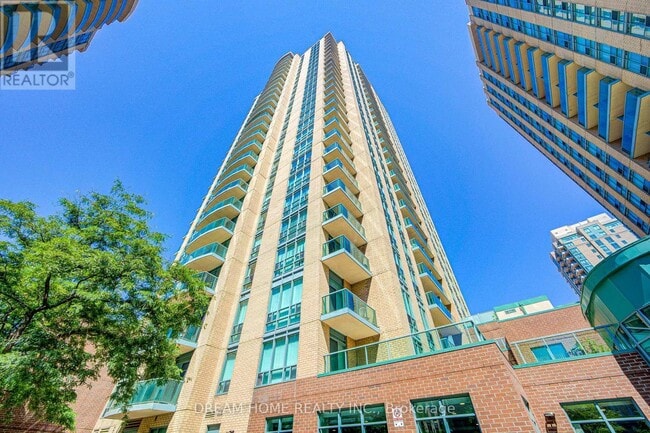 22 Olive Ave in Toronto, ON - Building Photo - Building Photo