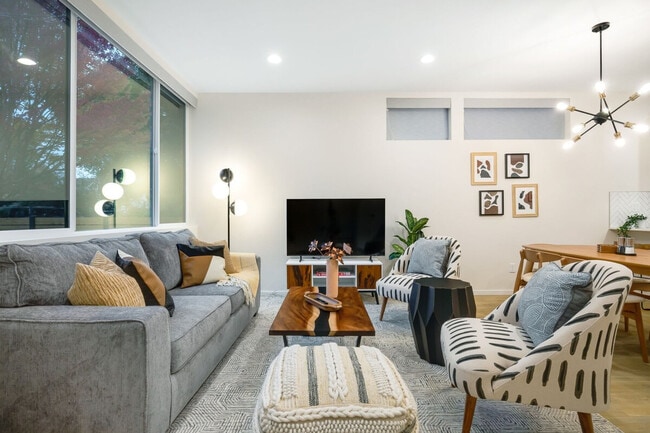 8042 14th Ave NW in Seattle, WA - Building Photo - Building Photo