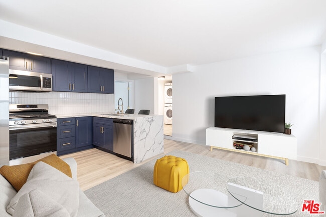 950 Havenhurst Dr in West Hollywood, CA - Building Photo - Building Photo