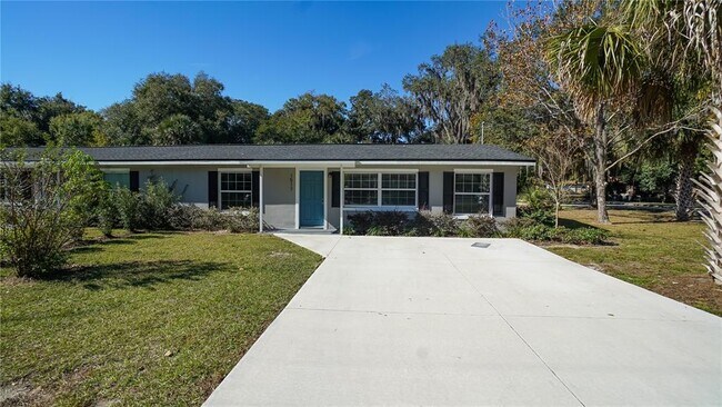 1517 N Grandview St in Mount Dora, FL - Building Photo - Building Photo