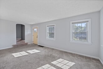 1377 Collinsdale Ave in Cincinnati, OH - Building Photo - Building Photo
