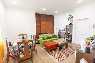 3945 Lancaster Ave in Philadelphia, PA - Building Photo