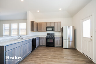 26028 Babe Ruth Dr in Splendora, TX - Building Photo - Building Photo