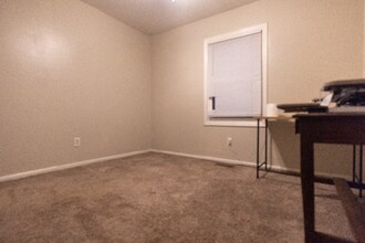 4136 Village Dr in Fayetteville, NC - Building Photo - Building Photo