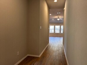 21800 Ohenry Ave in Leander, TX - Building Photo - Building Photo