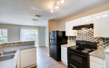 7058 W Gulf Bank Rd in Houston, TX - Building Photo - Building Photo