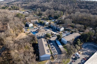 Arbors at Signal Mountain in Chattanooga, TN - Building Photo - Building Photo