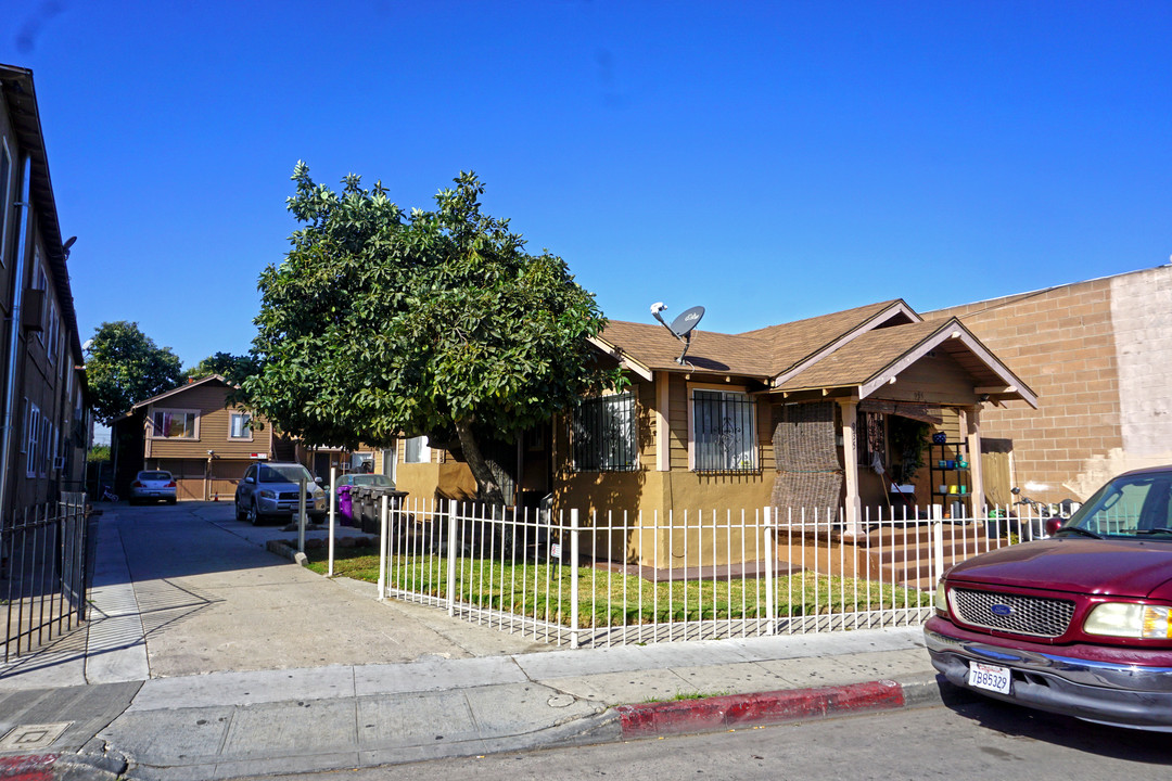 935 Alamitos Ave in Long Beach, CA - Building Photo