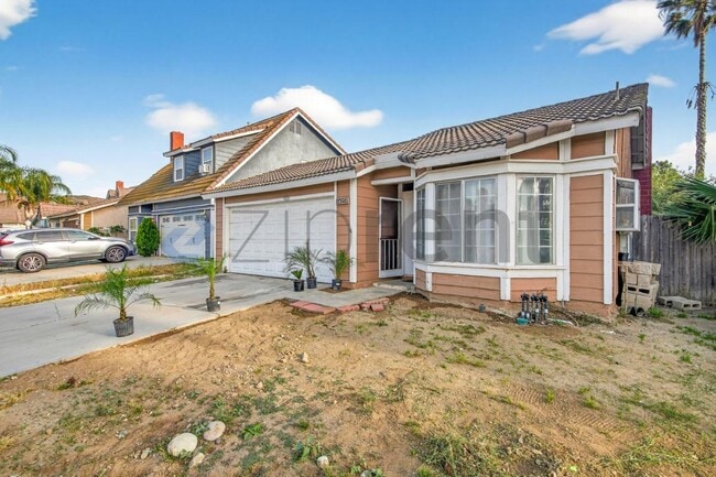 14359 Parkwood Dr in Fontana, CA - Building Photo - Building Photo