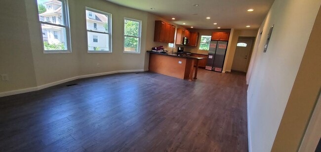 4 Orchard Square in Caldwell, NJ - Building Photo - Building Photo