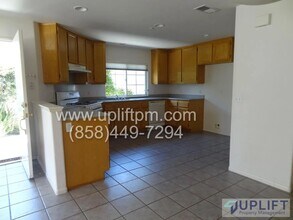 819 Mimosa Creek Ln in Ramona, CA - Building Photo - Building Photo