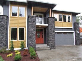 15828 25th Ave NE in Shoreline, WA - Building Photo