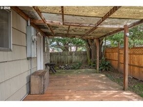 1600 Maryland Ave in Myrtle Point, OR - Building Photo - Building Photo
