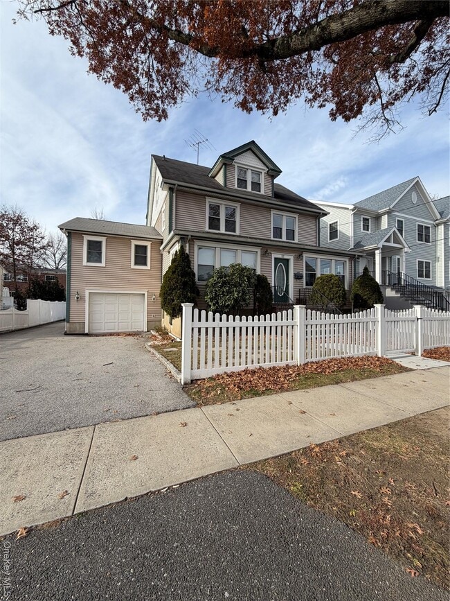 52 Nelson Ave in Harrison, NY - Building Photo - Building Photo