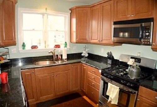 76 Winthrop St in Waltham, MA - Building Photo