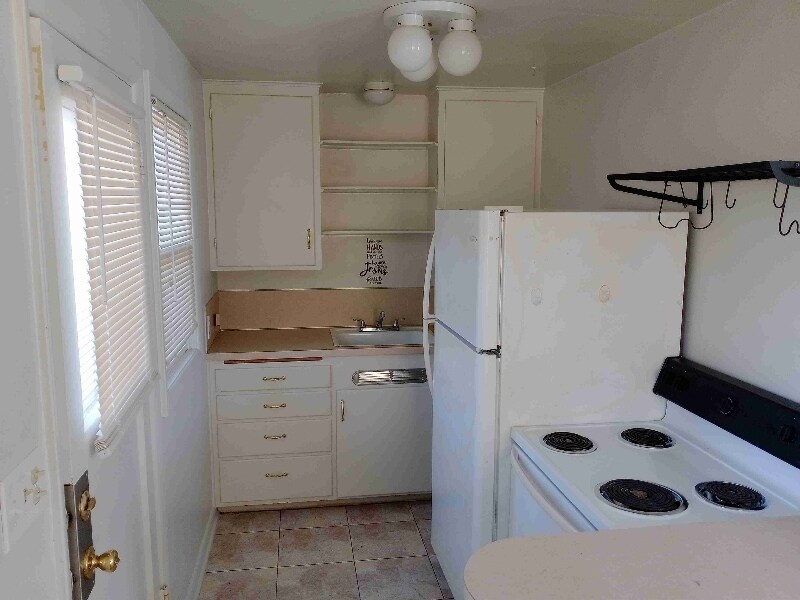 958 Gaines St NE in Salem, OR - Building Photo