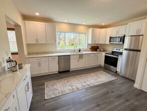 36 Park Ave, Unit 1 in Cambridge, MA - Foto de edificio - Building Photo