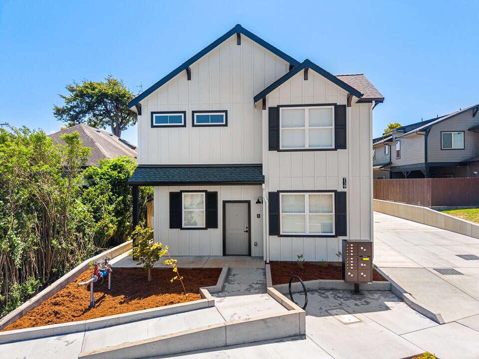 719 W Buhne St, Unit 2 in Eureka, CA - Foto de edificio