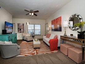 The Links at Manhattan Apartamentos