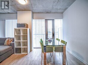 60 Colborne St in Toronto, ON - Building Photo - Building Photo