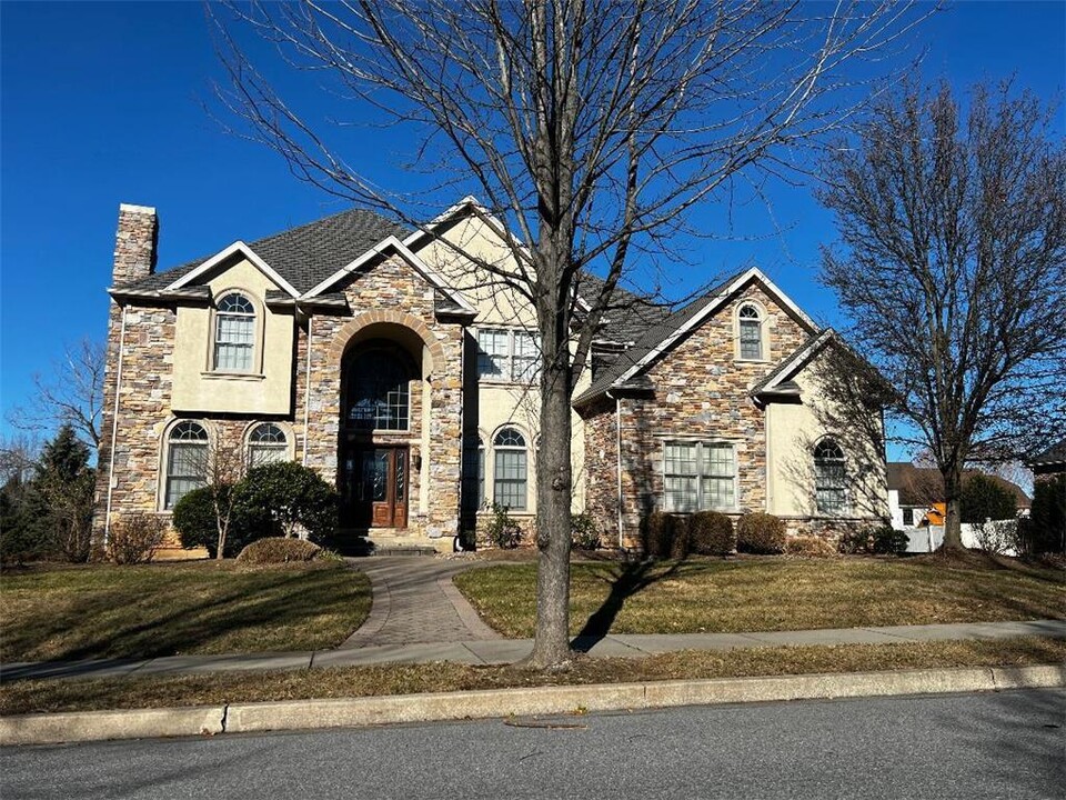 59 Carousel Ln in Easton, PA - Foto de edificio