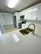 8117 SW 21st Ct in Miramar, FL - Building Photo - Building Photo