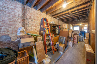 1571 3rd Ave in New York, NY - Building Photo - Interior Photo