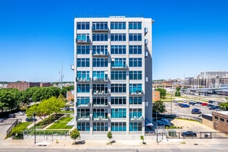 Whiteline Lofts in Des Moines, IA - Building Photo - Building Photo