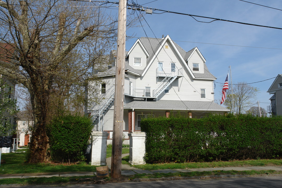 402 2nd Ave in Long Branch, NJ - Building Photo